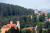 Brunico (Bruneck) Castle and Old Town with the Church of the Assumption of Mary in the foreground, region of Trentino-Alto Adige, Sudtyrol, South Tyrol, Italy, South-central Europe