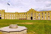  Parade ground with New Barracks and Old Barracks of the Virginia Military Institute in Lexington, Rockbridge County, Virginia, USA 