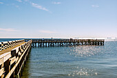 Fishing Pier in Cape Charles auf der Delmarva Peninsula (Halbinsel Delmarva), Northampton County, Virginia, USA