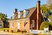  Somerset House on Main Sstreet in Colonial National Historic Park in Historic Yorktown in the American Historic Triangle, York County, Virginia, USA 