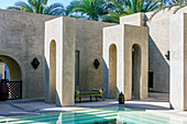 Pool und Innenhof, Hotelanlage Bab al Shams, Mugatrah, Dubai, Vereinigte Arabische Emirate (VAE), Arabische Halbinsel, Vorderasien