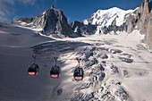 Blick auf das Gletschermeer am Mont-Blanc, Panorama-Gondel, Mer de Glace, Vallee Blanche, Chamonix Mont Blanc, Haute Savoie, Frankreich