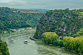  Ship sails on the Rhine past the Loreley rock, from the Rheinsteig, UNESCO World Heritage Upper Middle Rhine Valley, Upper Middle Rhine Valley Cultural Landscape, Rhineland-Palatinate, Germany 