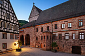 Klosterbrauerei mit Brauladen und Benediktinerabtei Kloster Alpirsbach, Landkreis Freudenstadt, Schwarzwald, Baden-Württemberg, Deutschland, Europa