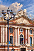 Place du Capitole, Hôtel de Ville, Toulouse, Haute-Garonne, Occitanie, France, Europe.