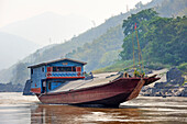 Houseboat on the Mekong River, nearby Pakbeng, Oudomxay Province, Laos, Southeast Asia