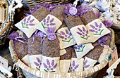 Flor de Lavanda, Lavande and Lavandin de Provence, Abbaye Notre-Dame de Sénanque, Gordes, Vaucluse, Provence-Alpes-Côte d’Azur, France, Europe
