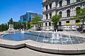  Kanada, Quebec, Montreal, Old Montreal, Vieux Montréal, Place Vauquelin, Brunnen,  