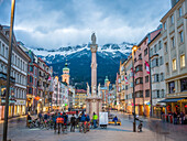  Maria-Theresien-Straße with St. Anne&#39;s Column in the evening, Innsbruck, Tyrol, Austria, Alps, Europe 