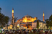 Die heutige Moschee Hagia Sophia in der Abenddämmerung, Istanbul, Türkei 