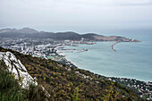 Blick auf die Bucht und die Stadt Bar, Adriaküste, Montenegro, Balkanhalbinsel