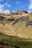 Valley head in Mürren below the Schilthorn, Mürren, Bernese Oberland, Switzerland 