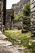 Rustico Hütten in der Almsiedlung von Forno, Valle di Pincascia, bei Lavertezzo, Bezirk Locarno, Tessin, Schweiz