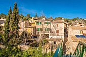 Blick auf das Dorf Esporles, Mallorca, Balearen, Spanien