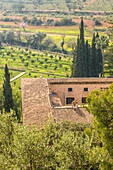 Blick vom Aussichtspavillon des Landguts Raixa in die Ebene, Bunyola, Mallorca, Balearen, Spanien