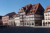  Historic half-timbered houses on the market square, World Heritage town of Quedlinburg, Saxony-Anhalt, Germany 