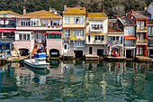  The village of Anadolu Kavağı on the Bosphorus near Istanbul, Türkiye  