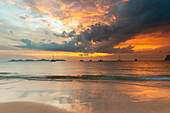 Sonnenuntergang am Charlie Beach, Insel Koh Mook, Andamanensee, Thailand, Südostasien, Asien