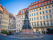 Denkmal für Friedrich August II Koenig Von Sachsen auf dem Neumarkt, Altstadt, Dresden, Sachsen, Ostdeutschland,  Deutschland, Europa