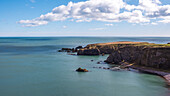 Strandbucht bei Dunnotar Castle, Nähe Stonehaven, Aberdeenshire, Schottland, Großbritannien