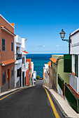 Blick zum Meer durch die Straßen von El Guincho, bei Garachico, Icod de Los Vinos, Puerto de la Cruz, Nordküste, Teneriffa, Spanien