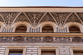 Dekoration an historischer Hausfassade, Prager Altstadt (Alt-Prag, Staré Město), Prag, Tschechien