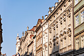 Historische Häuserzeile in der Prager Altstadt (Alt-Prag, Staré Město), Prag, Tschechien