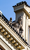 Verzierung an historischem Giebelhaus in der Prager Altstadt (Alt-Prag, Staré Město), Prag, Tschechien