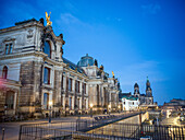  Brühl&#39;s Terrace at blue hour, Terrassenufer, Old Town, Dresden, Saxony, East Germany, Germany, Europe 