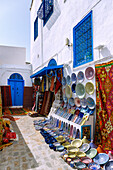  Shop with handicrafts, carpets, ceramics, paintings, in the (Medina) old town of Sidi Bou Said, Tunisia 