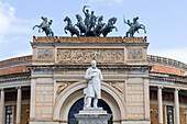  Statue of Giuseppe Garibaldi in front of the Politeama Theater, Palermo, Sicily, Italy, Europe 