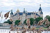  Schwerin Castle in the warm light of the morning sun, UNESCO World Heritage Site, Schwerin, Mecklenburg-Western Pomerania, Germany 