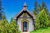Kapelle auf dem Gipfel der Neureuth, über dem Ort  Tegernsee, am See Tegernsee, Oberbayern, Bayern, Deutschland