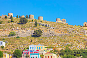  Traditionelle Windmühlen, Chorio, Insel Symi, Dodekanes, Griechenland 