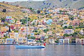  Blick auf den Hafen von Gialos, Gialos, Insel Symi, Dodekanes, Griechenland 