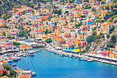  Hafen von Gialos, erhöhte Ansicht, Insel Symi, Dodekanes, Griechenland 