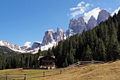 Bauernhof bei Zans, Geisler Gruppe, Villnößtal, Dolomiten, Trentino-Südtirol, Italien