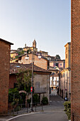  Municipality of Monforte d&#39;Alba in the Langhe wine region, Piedmont, Italy 