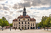  Town Hall and Market Square in the Hanseatic City of Lüneburg, Lower Saxony, Germany 