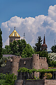 Goldene Kuppel der Sameba-Kathedrale in der Altstadt von Tiflis, Georgien