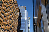 Fassaden von Hochhäusern mitten in Manhattan, New York City, USA