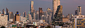 Panorama von der Ausichtsplattform des Iconsiam auf die Hochhäuser, Hotels und das Bankenviertel Bang Rak, Skyline von Bangkok, Thailand, Asien