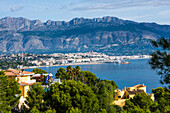 Bucht von Altea und Albir, mit Bernia Massiv, bei Benidorm und Calpe, Costa Blanca, Provinz Alicante, Spanien