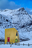  Golden toilet, Gulldassen, Ersfjord, Senja, Troms, Norway 
