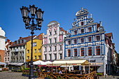Historische Fassaden bunter Gebäude in der wiederaufgebauten Altstadt (Stare Miasto), Marktplatz Heumarkt, Stettin, Woiwodschaft Westpommern, Polen
