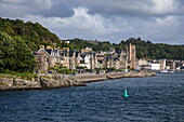  Buildings and church along Oban Harbour, Oban, Scotland, Argyll and Bute Council, United Kingdom, Europe 