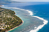  Luftaufnahme der Lagune an der Westküste, Yachthafen von Saint-Gilles-les-Bains, Insel Réunion, Überseedepartement Frankreichs, Indischer Ozean 