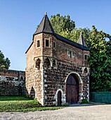  Gate tower and south gate of Friedestrom Castle in the evening light, Zons, Dormagen, Lower Rhine, North Rhine-Westphalia, Germany 