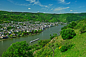  View of the Rhine and Boppard, Rheinsteig Trail, Rhenish Slate Mountains, UNESCO World Heritage Upper Middle Rhine Valley, Rhineland-Palatinate, Germany 