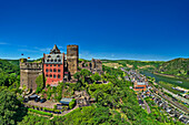  View of Schönburg Castle and Liebfrauenkirche, Oberwesel, UNESCO World Heritage Upper Middle Rhine Valley, Rhineland-Palatinate, Germany 